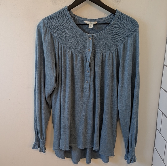 Sundance Women's Blue Linen Smocked Neck Beauty Days Long Sleeve Henley XL - Picture 2 of 8